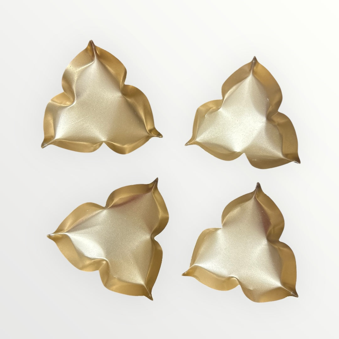 3 Petal Triangle Lotus Metal Urli