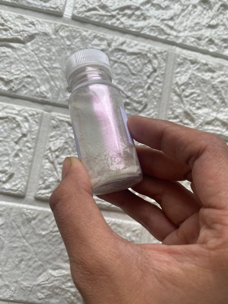 White Shine Violet Pigment