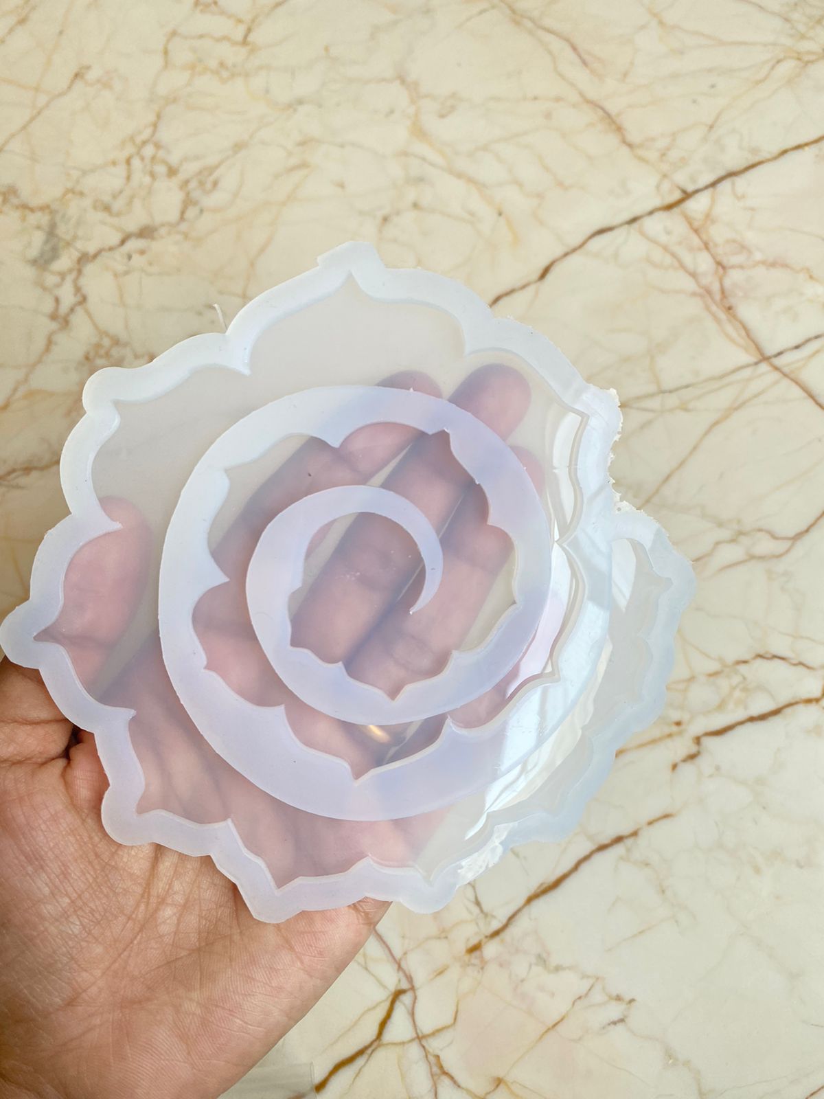 Rolling flower mould