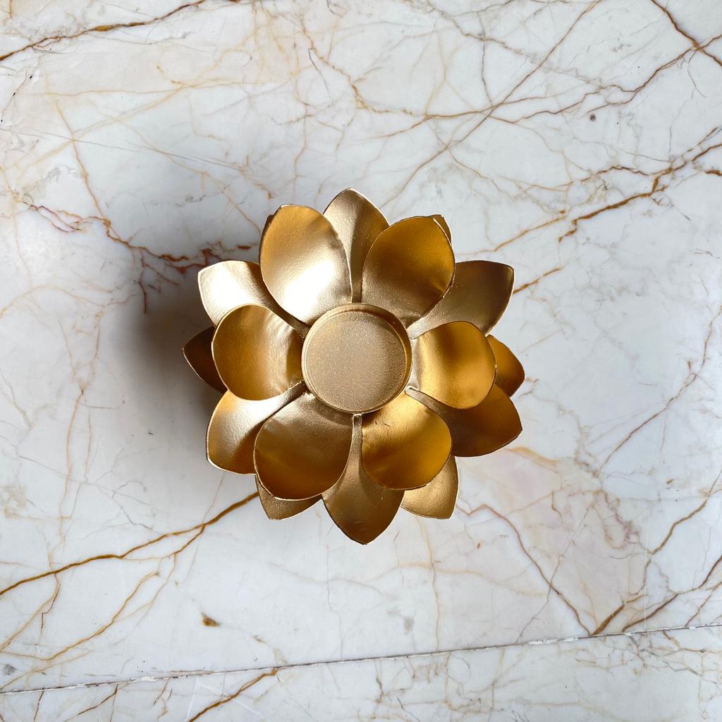 Metal Lotus Tealight Holder with Stand