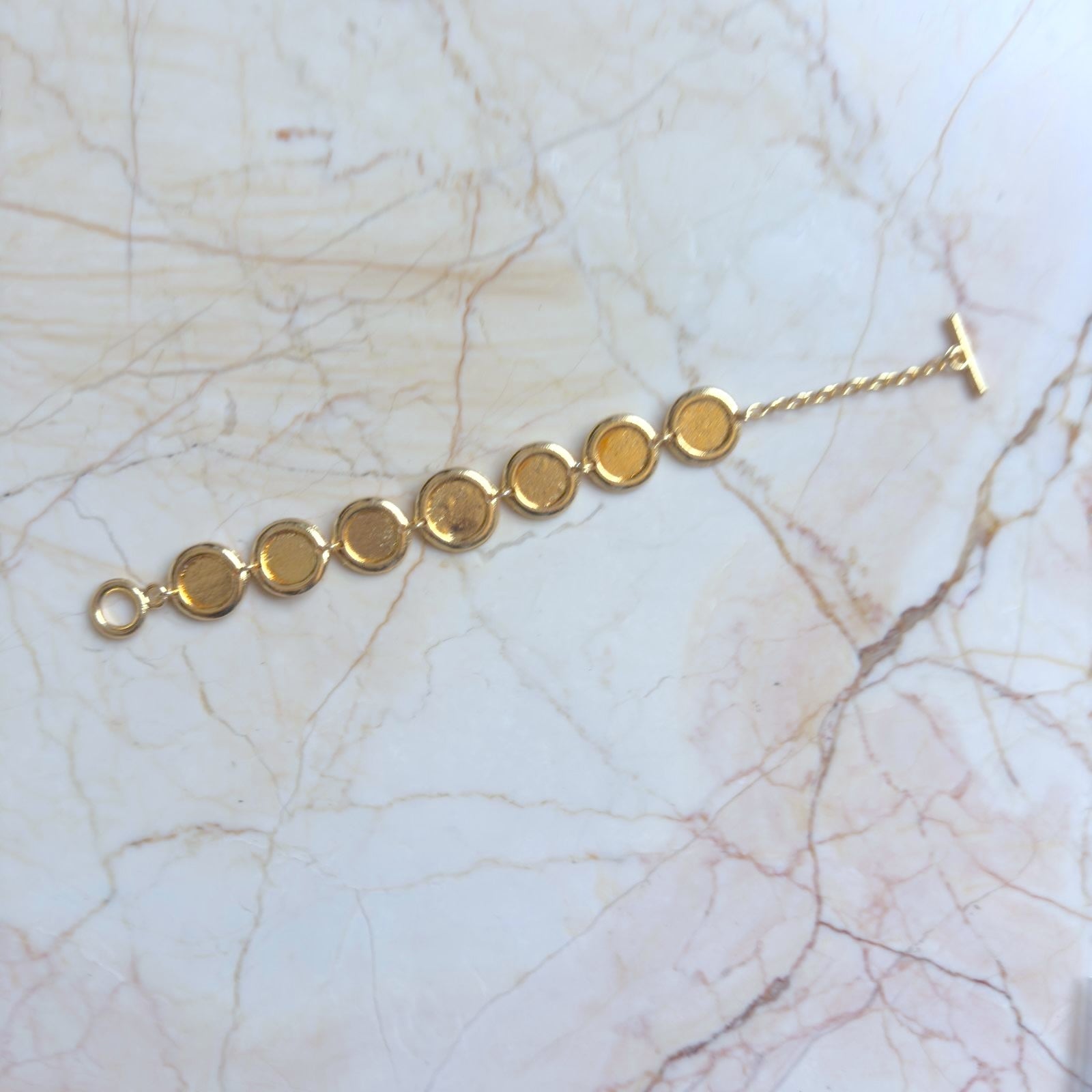 Metal Bracelet with 7 Cavity