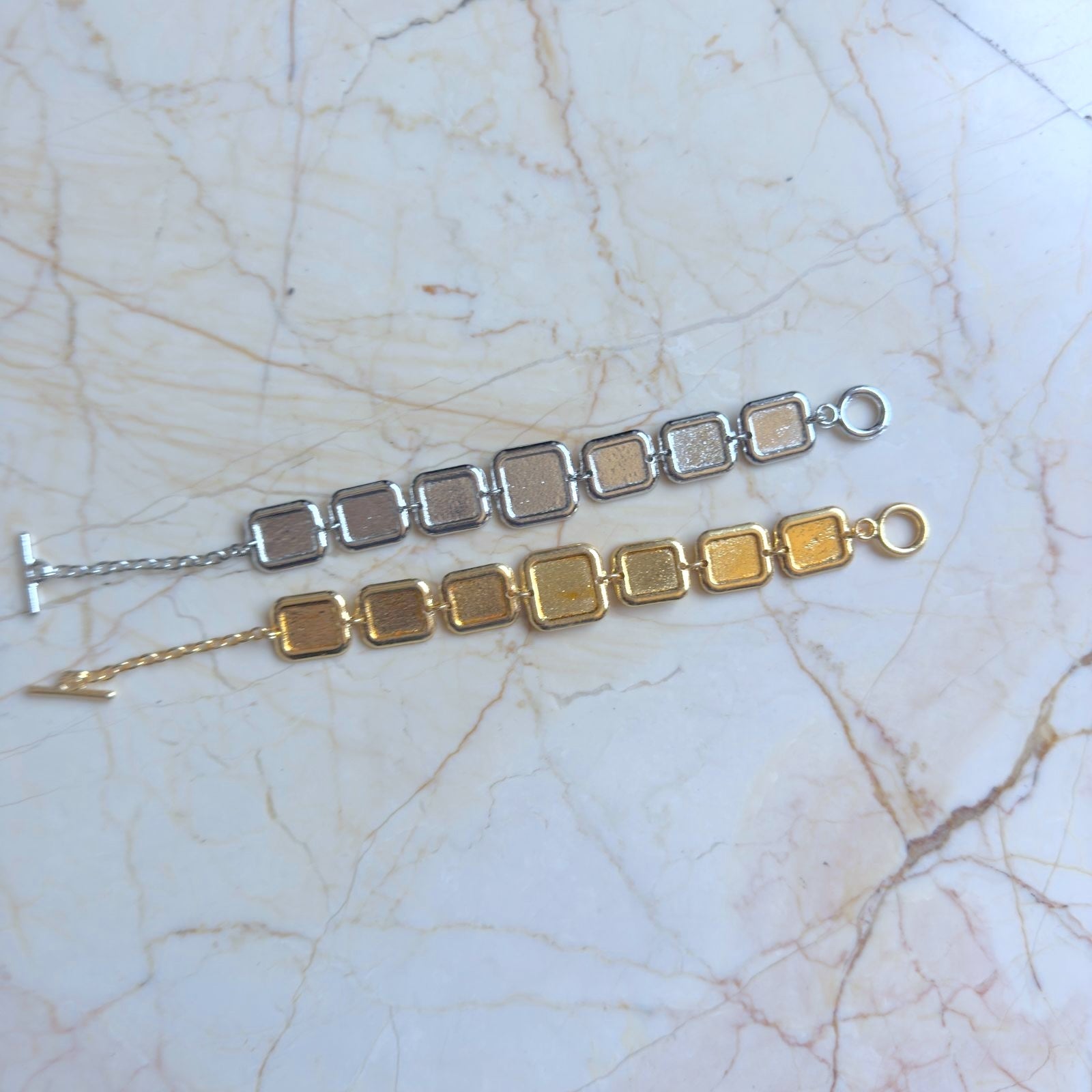 Metal Bracelet with 7 Cavity